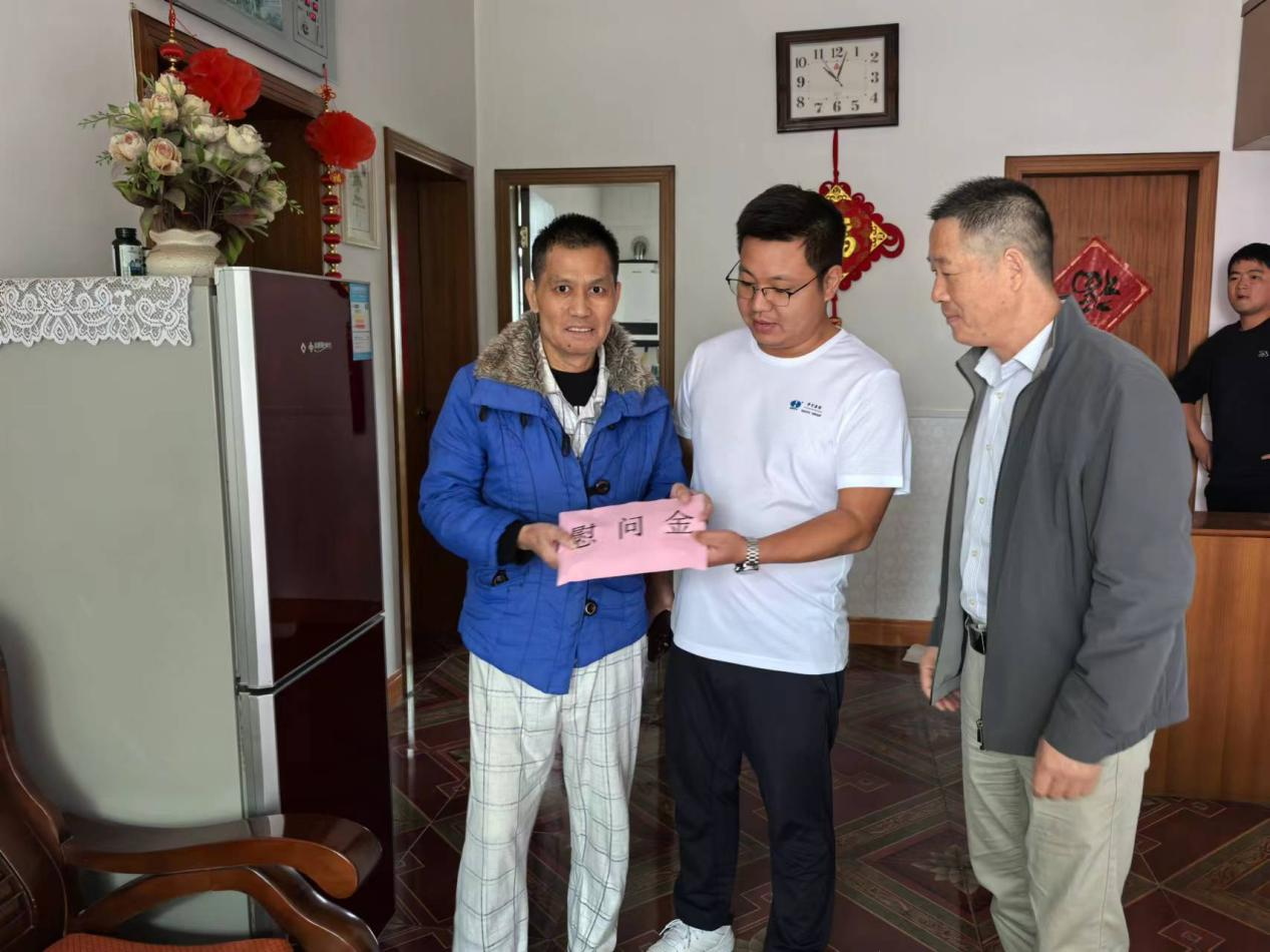 心系患病職工，傳遞工會(huì)真情——公司工會(huì)開展慰問困難職工活動(dòng)